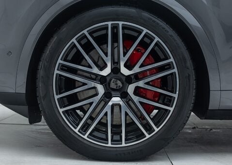 Porsche Cayenne TURBO E-HYBRID