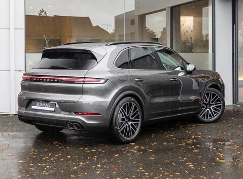 Porsche Cayenne TURBO E-HYBRID 4