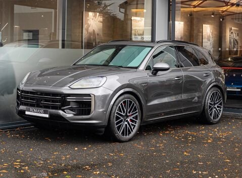 Porsche Cayenne TURBO E-HYBRID 2