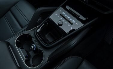 Porsche Cayenne TURBO E-HYBRID 26