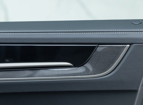 Porsche Cayenne TURBO E-HYBRID 29