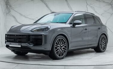 Porsche Cayenne TURBO E-HYBRID 1