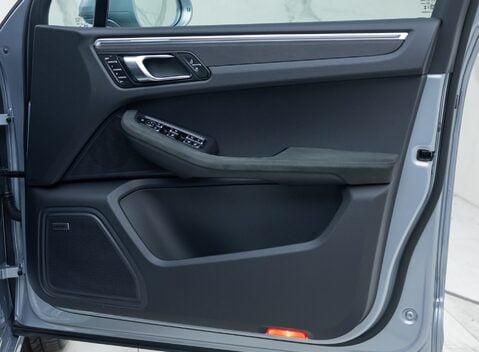 Porsche Macan GTS 26