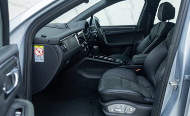 Porsche Macan GTS 19