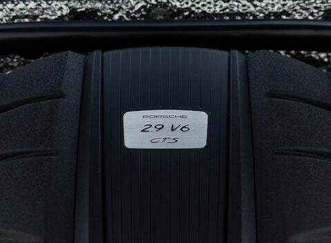 Porsche Macan GTS 35