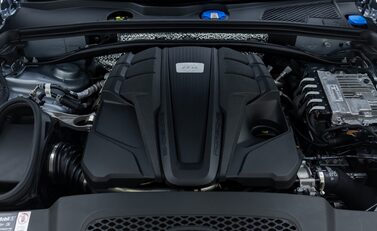 Porsche Macan GTS 34