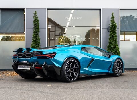 Lamborghini Revuelto 4