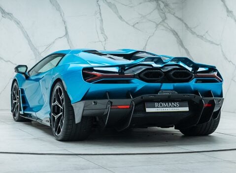 Lamborghini Revuelto 10