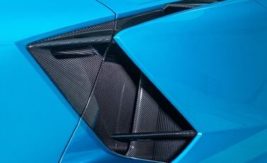 Lamborghini Revuelto 34