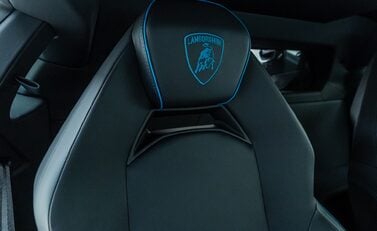 Lamborghini Revuelto 15