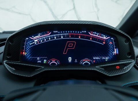 Lamborghini Revuelto 18