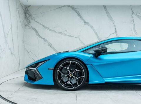 Lamborghini Revuelto 40