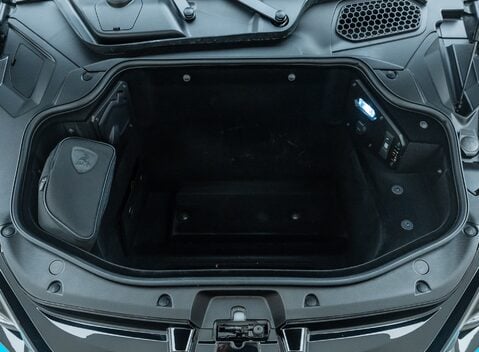 Lamborghini Revuelto 44