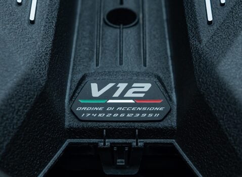 Lamborghini Revuelto 43