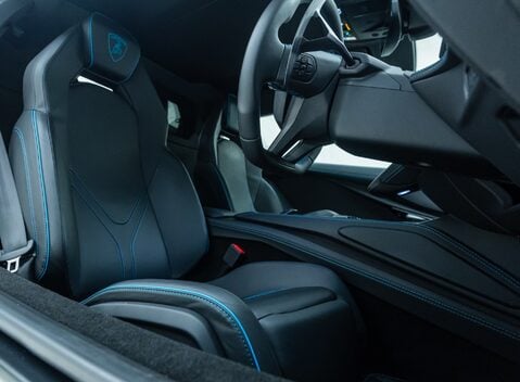 Lamborghini Revuelto 14