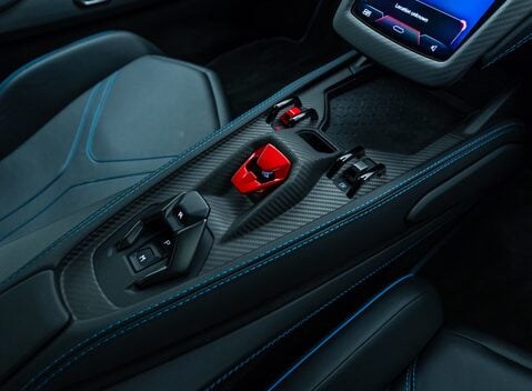 Lamborghini Revuelto 22