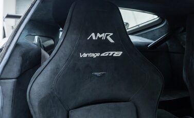 Aston Martin Vantage GT8 15