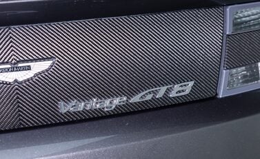 Aston Martin Vantage GT8 38