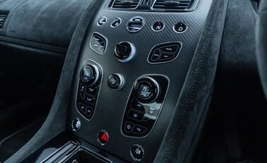 Aston Martin Vantage GT8 21