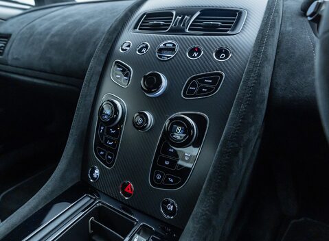 Aston Martin Vantage GT8 21