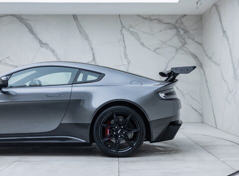 Aston Martin Vantage GT8 43