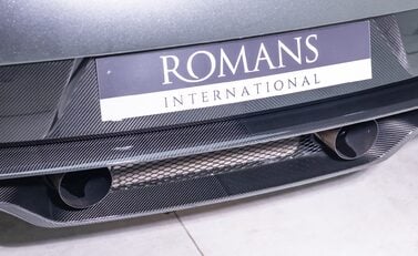 Aston Martin Vantage GT8 40