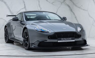 Aston Martin Vantage GT8 9