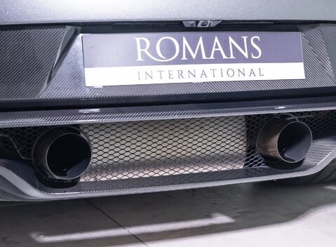 Aston Martin Vantage GT8 41