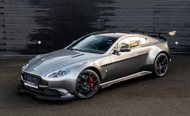 Aston Martin Vantage GT8 2