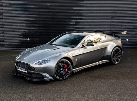 Aston Martin Vantage GT8 2