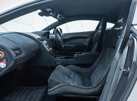 Aston Martin Vantage GT8 16