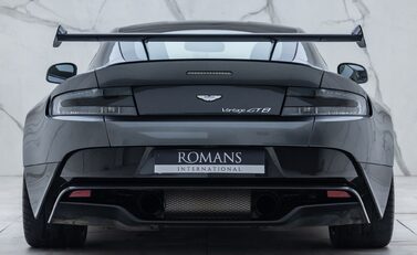 Aston Martin Vantage GT8 8