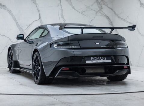 Aston Martin Vantage GT8 10