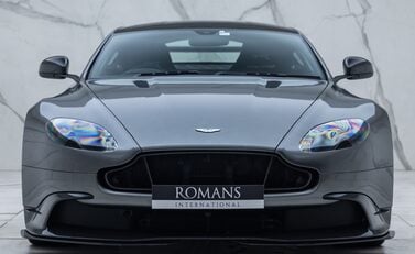 Aston Martin Vantage GT8 7