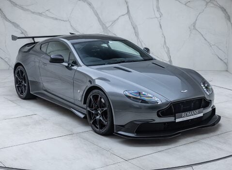 Aston Martin Vantage GT8 11