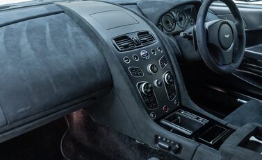 Aston Martin Vantage GT8 17