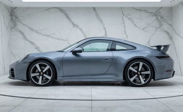 Porsche 911 Carrera (992.2) 5