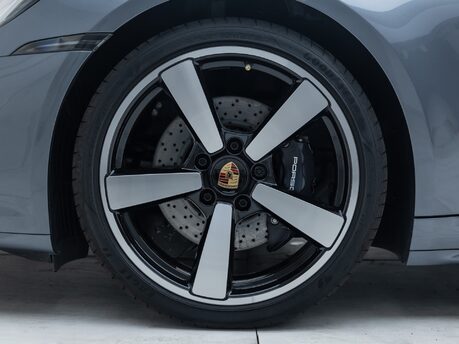 Porsche 911 Carrera (992.2)