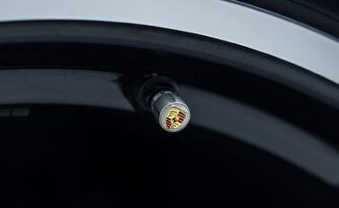 Porsche 911 Carrera (992.2) 33