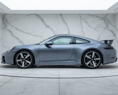 Porsche 911 Carrera (992.2)