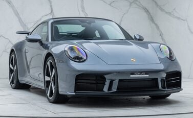 Porsche 911 Carrera (992.2) 9