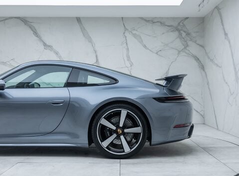 Porsche 911 Carrera (992.2) 39