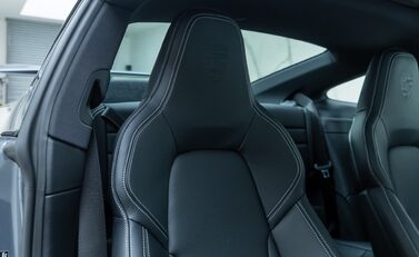 Porsche 911 Carrera (992.2) 16