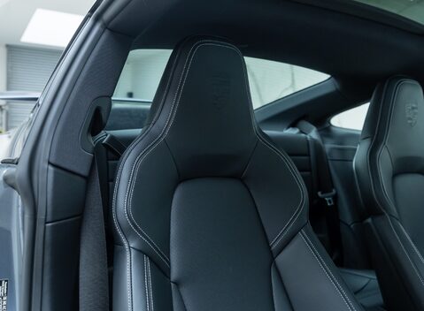 Porsche 911 Carrera (992.2) 16