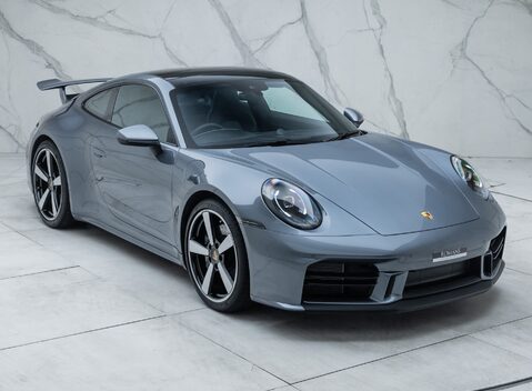 Porsche 911 Carrera (992.2) 11