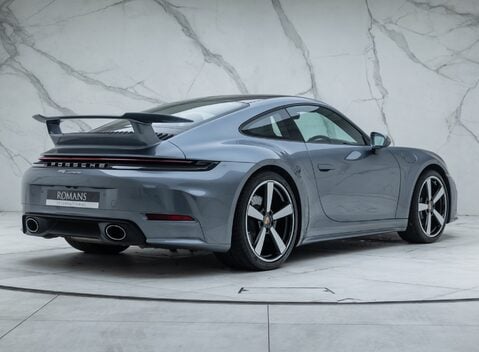 Porsche 911 Carrera (992.2) 6