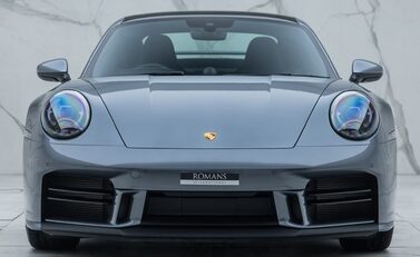 Porsche 911 Carrera (992.2) 7
