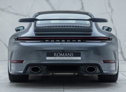 Porsche 911 Carrera (992.2) 8