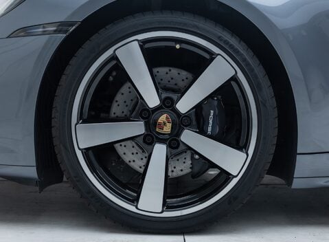 Porsche 911 Carrera (992.2) 28