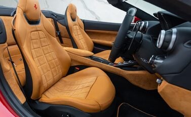 Ferrari Portofino M 17